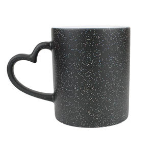 Diseño moderno Cerámica Magic Starlight <span class=keywords><strong>Taza</strong></span> <span class=keywords><strong>de</strong></span> transferencia <span class=keywords><strong>de</strong></span> calor Cielo estrellado Cambio <span class=keywords><strong>de</strong></span> color Mango <span class=keywords><strong>de</strong></span> corazón Fabricante Fiestas al por mayor - Product Image 5