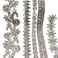 Motif floral en verre de luxe OEM, strass en cristal thermocollant pour robes de soirée, chapeaux, sacs, chaussures et vêtements