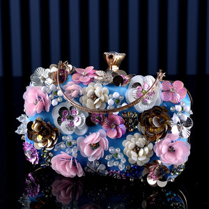 Sac à main glamour haut de gamme pour femme, polyvalent et tendance, avec chaîne en forme de fleur, idéal pour les soirées en boîte de nuit, pochette florale pour la soirée - Product Image 1