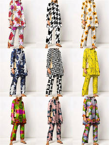 Ultima tendenza due pezzi <span class=keywords><strong>abbigliamento</strong></span> <span class=keywords><strong>donna</strong></span> camicia a maniche lunghe e pantaloni lunghi stampa set abiti di moda per le donne - Product Image 2