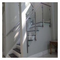 Poteau en acier inoxydable 304 sophistiqué Prima avec garde-corps en verre pour escalier extérieur et intérieur et sécurité