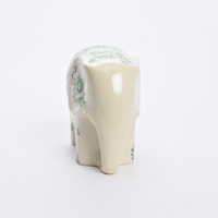 Statue d'éléphant en porcelaine blanche à glaçure craquelée avec motif floral vert, décoration de table pour la maison