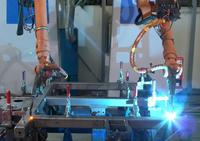 Robot industriel KUKA KR35 R1840-3HW à poignet creux, charge utile de 35 kg, bras robotique à 6 axes, soudage en arc continu, moteur de boîte de vitesses