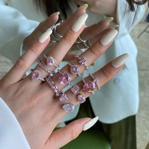 Anillo de Compromiso y Boda de Plata de Ley 925 con Circonita Cúbica Rosa Venom 5A 8A de Corte Radiante para Mujer, Joyería Sparkle - Product Image 2