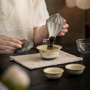 Juego de té de viaje de dos tazas, azul y rojo flor de loto, para camping al aire libre, con tetera y tazas, para preparación de té cómoda y rápida. - Product Image 2