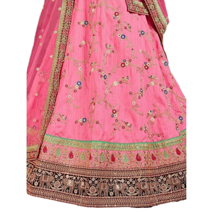 Vêtements de mariée brodés de créateur rose élégant Lehenga Choli pour décorations murales de fête - Product Image 1