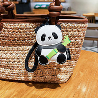 Llavero de Cuero PU con Diseño de Panda, Lindo y de Lujo, Ideal como Adorno para Bolsos de Pareja, Pequeño Regalo Hecho en China