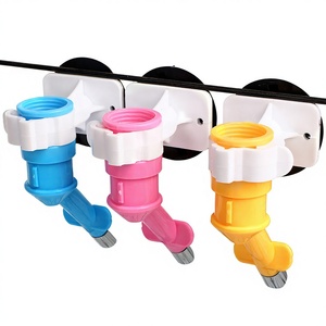 Bebedero Colgante de Plástico Tipo Bola para Mascotas, Dispensador de Agua para Perros Compatible con Botellas de Bebidas y Refrescos, Suministros para Mascotas al por Mayor - Product Image 1