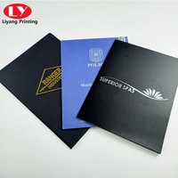 Carpetas Personalizadas de Alta Gama con Bolsillos Impresos, Carpetas de Presentación de Papel Kraft Negro A4 con Impresión de Logotipo en Lámina Dorada