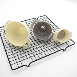 Conjunto de Funis Plásticos Multifuncionais 4 em 1, Ferramentas de Utilidade para Cozinha com Funis de Diferentes Tamanhos para Óleo e Sucos - Product Image 6