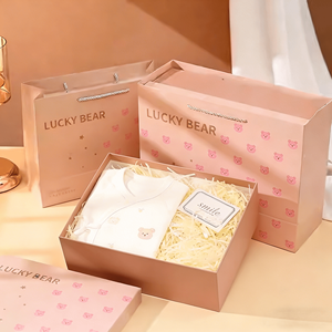 Boîte cadeau pour bébé en papier texturé de qualité supérieure <span class=keywords><strong>avec</strong></span> sac assorti Emballage écologique pour vêtements et articles essentiels pour bébé - Product Image 2