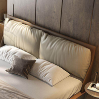 Lit king size minimaliste italien avec tête de lit capitonnée surdimensionnée, lit flottant luxueux rembourré pour chambre principale