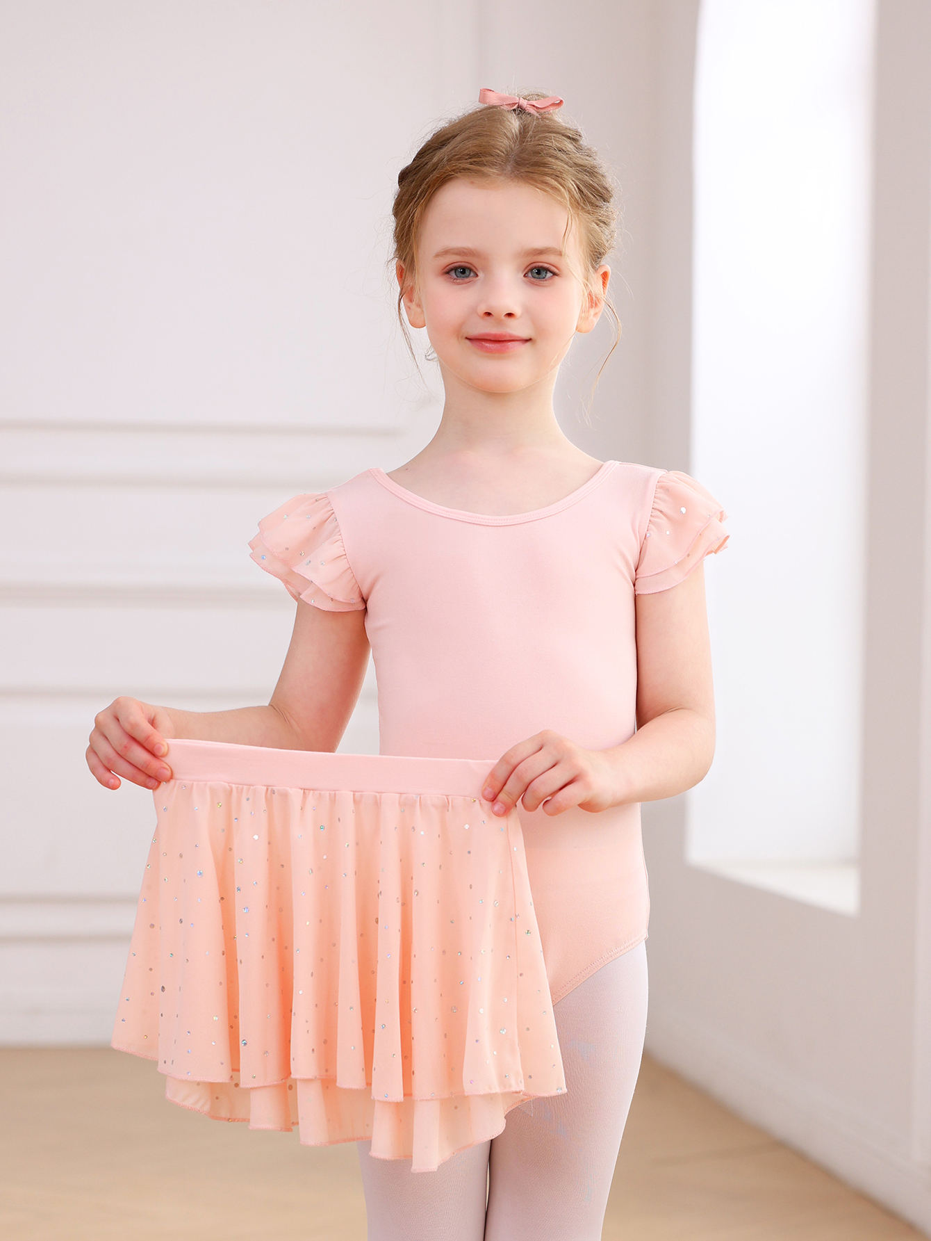 สีชมพูอ่อน