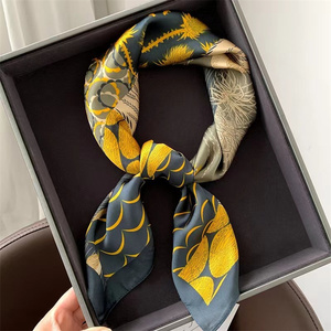 ผ้าพันคอไหมพิมพ์ลายคลื่นสีดำขาว ขนาด 70 ซม. สำหรับเครื่องแต่งกาย - Product Image 6