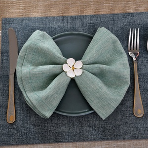 Portatovaglioli in Metallo di Alta Qualità a Forma di <span class=keywords><strong>Fiore</strong></span> in Oro Bianco per Decorazione Tavola Matrimonio, Feste e Hotel - Product Image 4