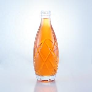 2025 nuevo diseño personalizado botella de vidrio de licor transparente con parte superior de <span class=keywords><strong>Guala</strong></span> para whisky Vodka Gin Brandy agua - Product Image 3