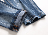 Herren Trendige Stonewashed Jeans mit Totenkopf-Muster, Atmungsaktiv und Bequem, mit Großem Abzeichen und Stretch-Löchern