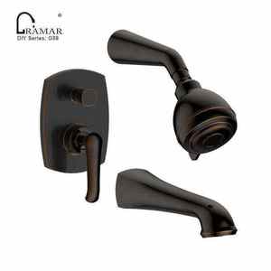 <span class=keywords><strong>Colonne</strong></span> <span class=keywords><strong>de</strong></span> <span class=keywords><strong>douche</strong></span> thermostatique haut <span class=keywords><strong>de</strong></span> gamme en laiton <span class=keywords><strong>bronze</strong></span> huilé, encastrée, avec 6 jets <span class=keywords><strong>de</strong></span> pluie et 3 jets <span class=keywords><strong>de</strong></span> massage, pour hôtel - Product Image 3