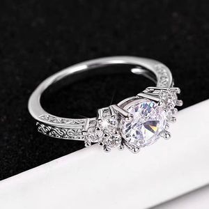 Elegante Anello Stile Matrimoniale per Donne, Gioiello da Dito Classico e alla Moda per Feste, Sposa e Uso Quotidiano - Product Image 4