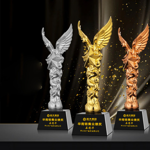 Trofeo de águila de resina de bronce plateado dorado Impresión de forma personalizada Trofeo de vidrio de resina Premio de cristal Trophis - Product Image 1