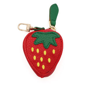 Porte-monnaie fraise en cuir PU durable avec chaîne, mini porte-clés brodé motif fruit mignon, tendance et très vendu - Product Image 6