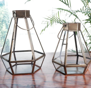 Linterna de gota rústica Juego de acabado de latón antiguo Linternas de portavelas de metal de 9,4 pulgadas y 7,4 pulgadas Linternas decorativas de aspecto antiguo - Product Image 3