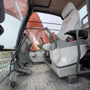 Excavadora Hitachi ZX130 de Segunda Mano, 13 Toneladas, Maquinaria de Construcción Mediana - Product Image 5