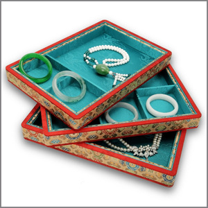 Nouveau plateau à bijoux de style chinois en tissu brocart rouge et bleu, boîte de rangement et de présentation de bijoux, une pièce - Product Image 3