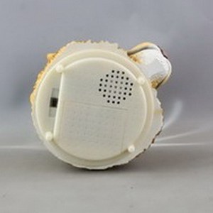 Ornement de boule à neige en résine sur le thème des sports majestueux, motif animalier peint à la main avec lumière LED, musique et neige qui tombe - Product Image 5