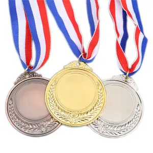 Medallas ganadoras medalla conmemorativa deportiva de oro de 50mm en blanco personalizada