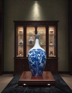 Jarrón de Porcelana Azul y Blanca Pintado a Mano Estilo Art Deco, Nuevo, de Colección, para Decoración del Hogar y Sala de Estar - Product Image 2