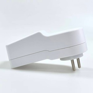 Protector de Voltaje Israelí de Doble Pantalla 16A 220V, Dispositivo de Protección Contra Sobretensiones de Plástico, Protector de TV - Product Image 1