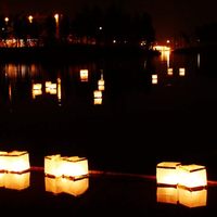 Lampu Lentera Kertas Cina Persegi untuk Doa, Mengapung di Sungai, Lampu Lilin Kertas Mengapung di Danau atau Sungai, Lentera Air Mengapung