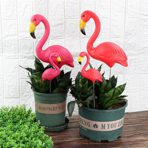 C207 Jouet oiseau modèle professionnel petit <span class=keywords><strong>flamant</strong></span> <span class=keywords><strong>rose</strong></span> en plastique Bordure directe de <span class=keywords><strong>jardin</strong></span> pour la maison Ornement de <span class=keywords><strong>jardin</strong></span> Aménagement paysager - Product Image 2