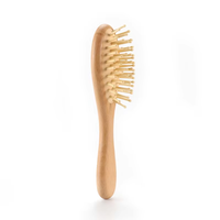 Brosse à cheveux écologique en bois de hêtre pour nouveau-nés et tout-petits Massage du cuir chevelu doux poils de chèvre en bois bébé brosse à cheveux et peigne ensemble
