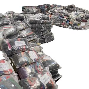 เสื้อผ้ามือสองสำหรับผู้หญิง ฤดูหนาว แบรนด์ Paquas  รวมเสื้อแจ็คเก็ตมากมาย  แบรนด์ Nortg Face - Product Image 1