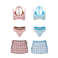 Ensemble bikini à carreaux OEM ODM avec jupe de plage, taille personnalisée, étiquette en tissu imprimée, maillot de bain de plage pour femme avec bordure contrastante, fabricant
