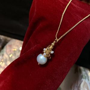 Collar de Perlas Barrocas Irregulares de Agua Dulce Natural con Cadena de Suéter de Moda Otoño Invierno, con Cuello Largo y Diseño Texturizado - Product Image 3