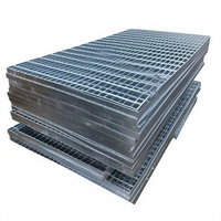 Grille en acier soudée pour plateforme industrielle, galvanisée à chaud, robuste, antidérapante et à surface dentelée