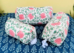 Pochette de toilette matelassée en coton faite à la main, imprimée au bloc et brodée, accessoire de voyage - Product Image 5