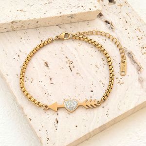 Pulsera de <span class=keywords><strong>Mariposa</strong></span> de Acero Inoxidable al por Mayor para Mujer, Chapada en Oro de 18K, Elegante, Resistente al Deslustre, Joyería de Moda, Regalo - Product Image 4