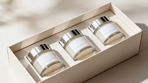 IT può essere confezionato <span class=keywords><strong>in</strong></span> un vasetto di <span class=keywords><strong>vetro</strong></span> satinato personalizzato con tappo argentato, adatto per crema per il corpo <span class=keywords><strong>in</strong></span> formato da 30g, 50g, 100g. - Product Image 2