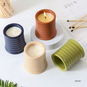 Vela Aromática de Cera de Soja Orgánica Hecha a Mano de Lujo al por Mayor, Vela Perfumada en Lata de Cerámica de Color para Decoración del Hogar y Días Festivos - Product Image 6