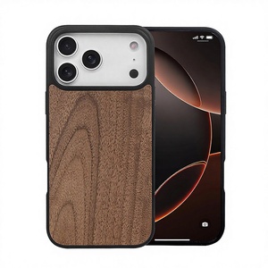 Coque de protection magnétique fine en TPU pour iPhone 17, motif animalier, avec logo gravé - Product Image 1