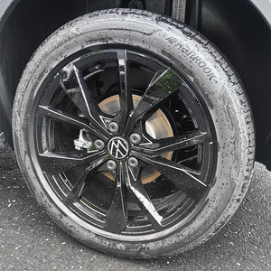 中国使用廉价汽油2024 2025灰色大众T-ROC星光版黑色包装300TSI DSG 2WD汽车出售 - Product Image 6