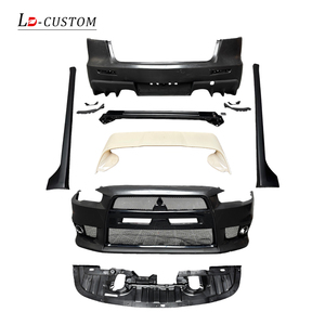<span class=keywords><strong>Kit</strong></span> carrosserie adapté pour Mitsubishi Lancer EX, comprenant un pare-chocs avant et arrière séparés Lancer EX <span class=keywords><strong>Evo</strong></span>, un aileron arrière et des jupes latérales. - Product Image 1