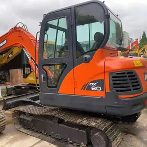 Mini-excavatrice sur chenilles Doosan DX60 6T d'occasion en bon état, d'origine coréenne, avec moteur et pompe hydrauliques 2023 – Offre spéciale - Product Image 2
