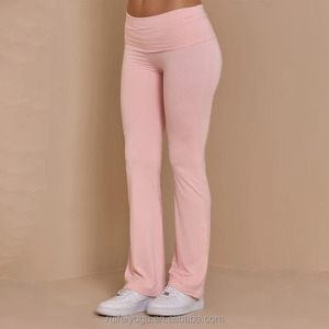 Conjunto de <span class=keywords><strong>2</strong></span> piezas de ropa de dormir con logotipo personalizado, conjunto básico de pantalones de yoga acampanados y Top corto de manga larga Rosa liso para mujer de talla grande - Product Image 5