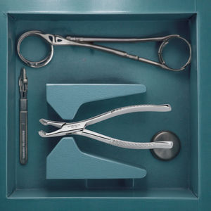 คีมผ่าตัดทางทันตกรรมสำหรับสกัดฟันกรามน้อยที่สามเครื่องมือในจีน - Product Image 3