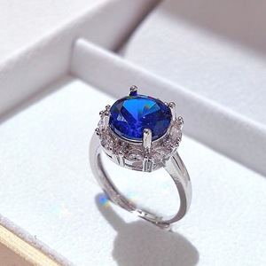 Anello Aperto con Accenti Colorati e Dettagli Scintillanti, Design alla Moda per Accessori da Donna per Uso Quotidiano - Product Image 5